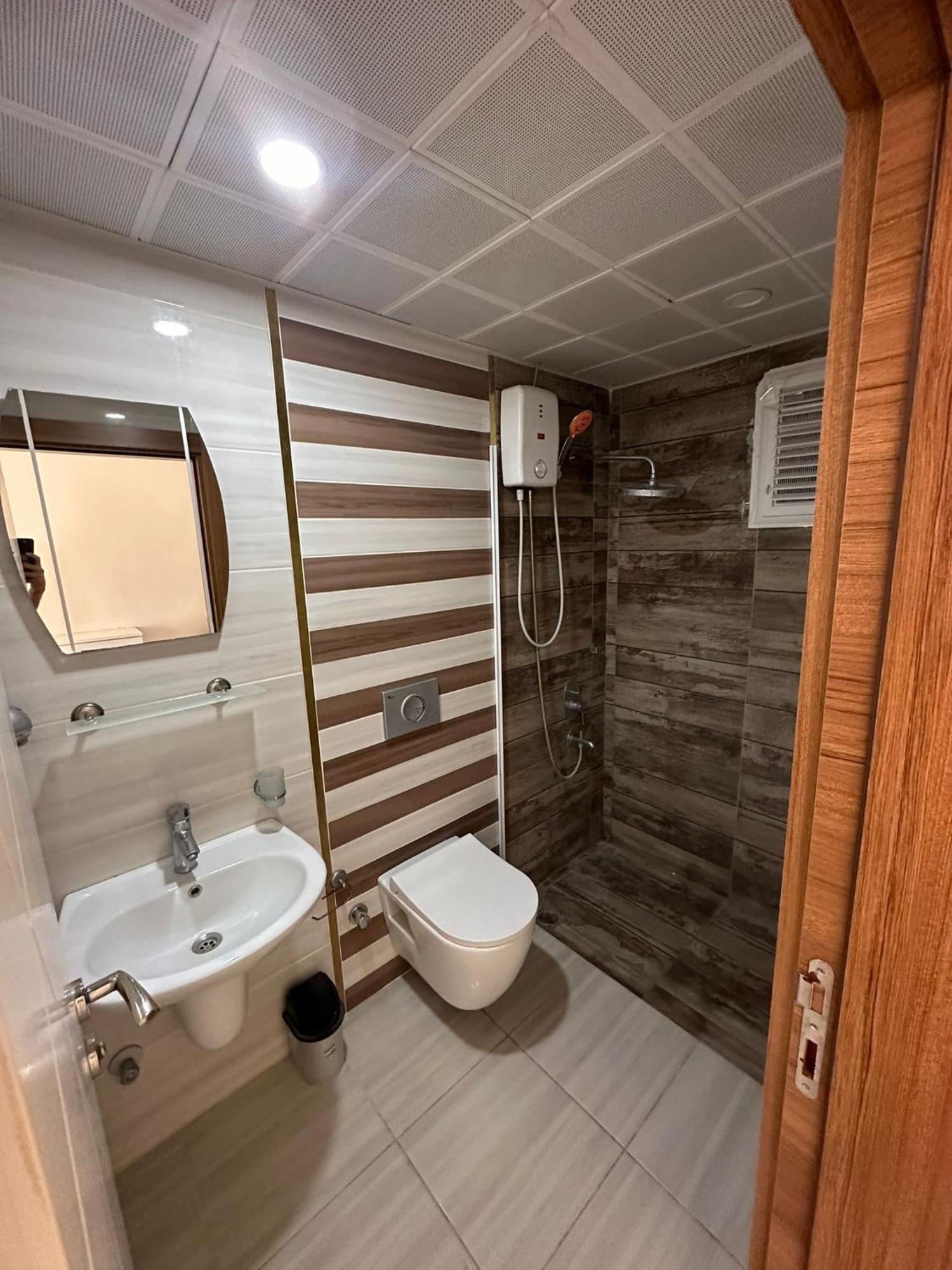 デムレ Mina Suit Apartアパートホテル エクステリア 写真